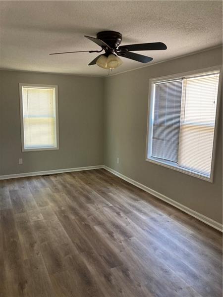 Foto del edificio - 4624 Pinecrest Dr