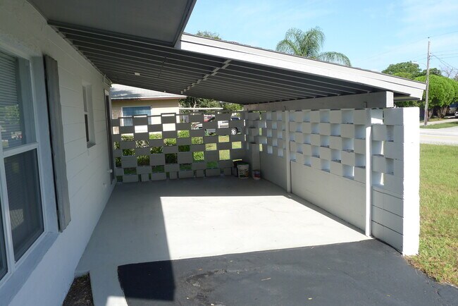 Foto del edificio - Rare 4-Bedroom Single-Family in Sky Lake close to Florida Mall