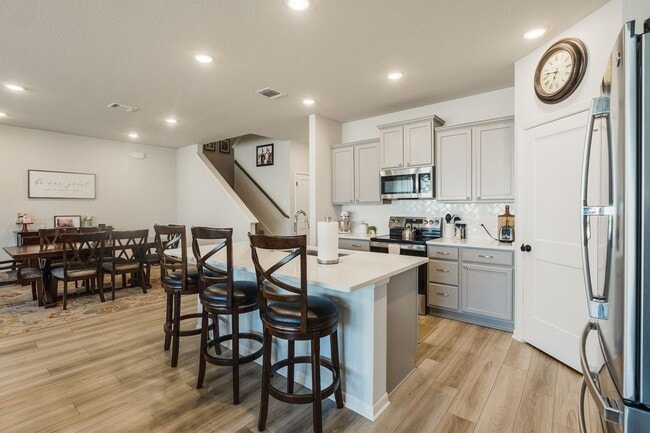 Building Photo - 2011 Cutleaf Dr