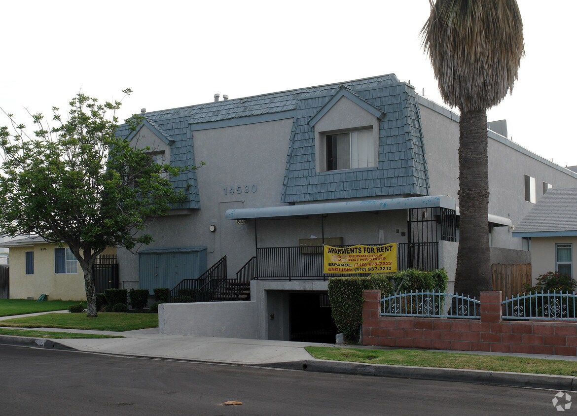 Foto del edificio - 14530 Freeman Ave