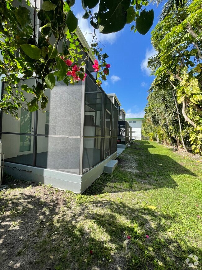 The Towers of Quayside Apartments under 400 Miami, FL 15 Rentals