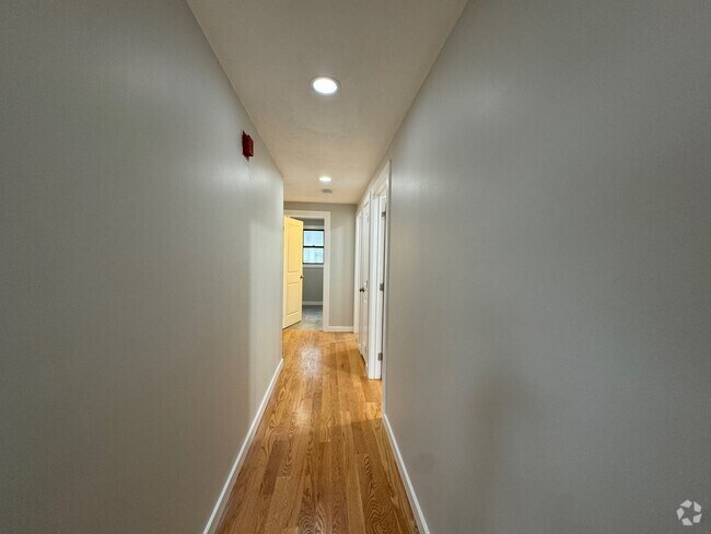 Building Photo - 41 Ashford St