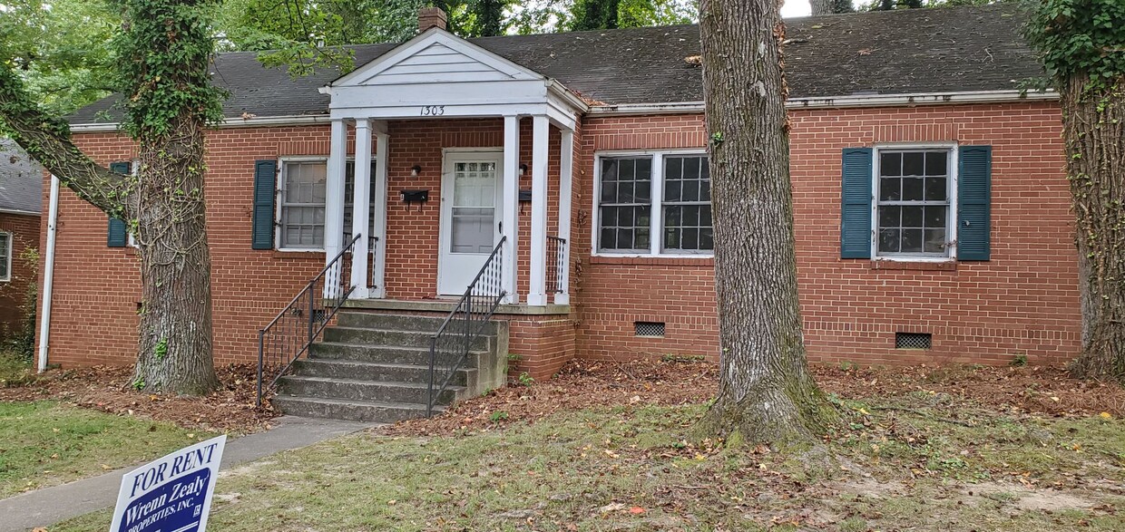 Primary Photo - 1303 Whilden Place