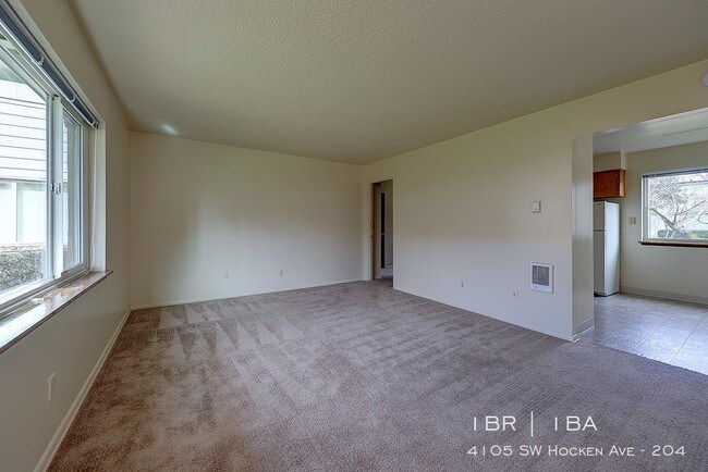 Building Photo - 4105 SW Hocken Ave