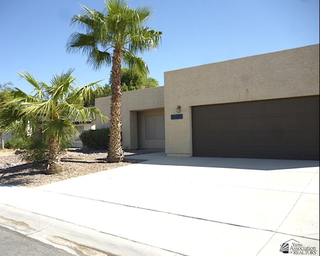 Primary Photo - 10781 S Monterrey Way