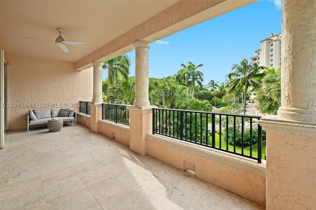 Foto del edificio - 13633 Deering Bay Dr