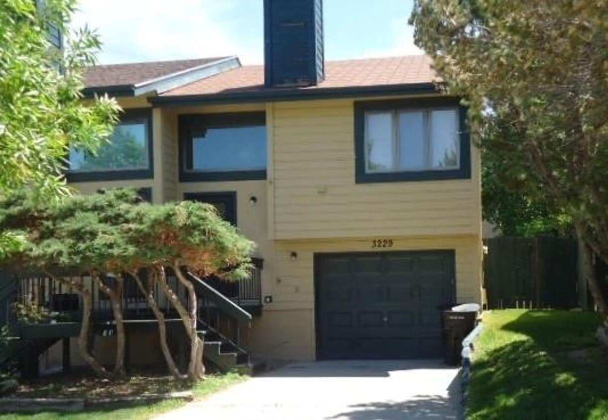 Primary Photo - Two Bedroom/Two Bathroom Town Home