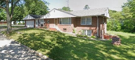 Building Photo - 3204 Buckingham Dr