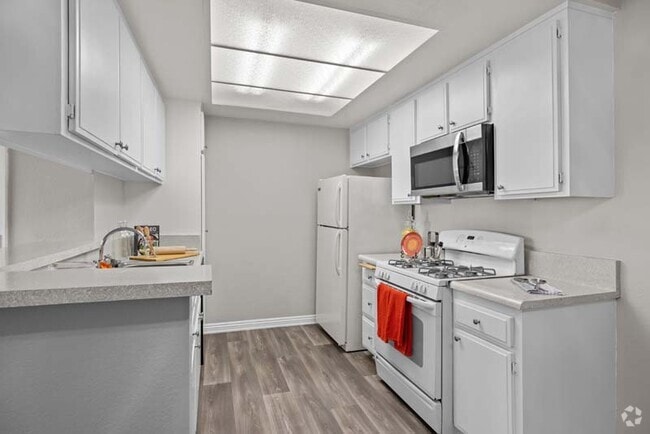 Building Photo - Brighton Park Apartments