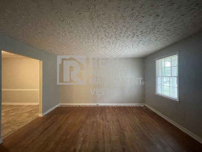 Foto del edificio - Four Bedroom Home in Warner Robins