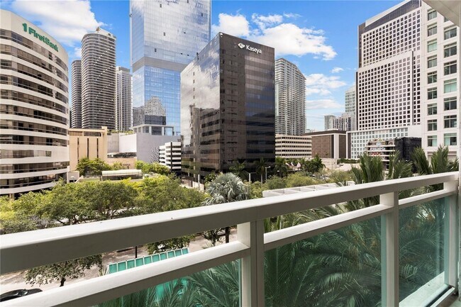 Foto del edificio - 950 Brickell Bay Dr