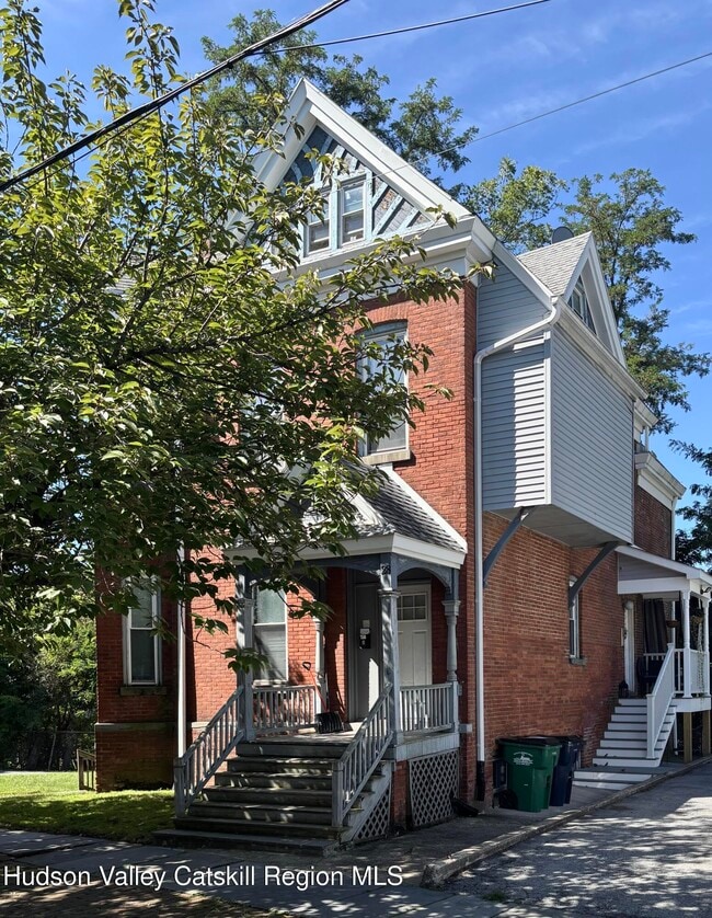 Building Photo - 28 S Clover St