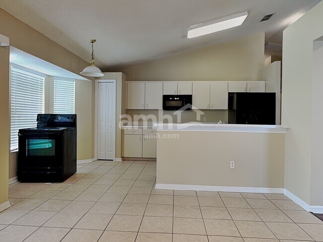 Foto del edificio - 5611 Brookdale Way