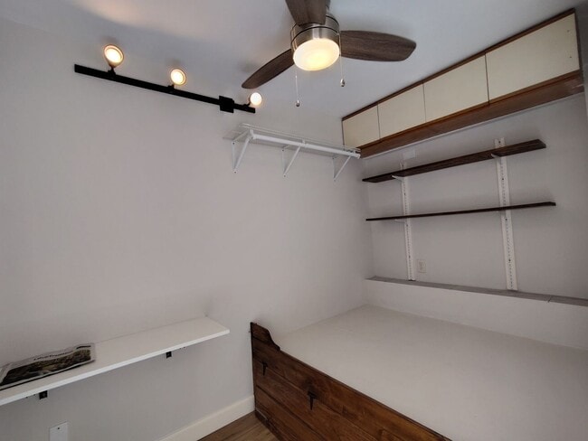 Foto del edificio - ***AVAILABLE NOW***Modern Micro Unit – Ste...