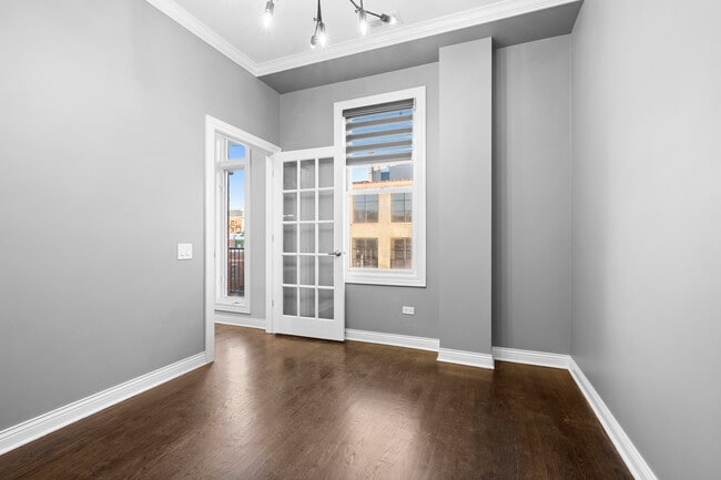 Building Photo - 1355 W Washington Blvd