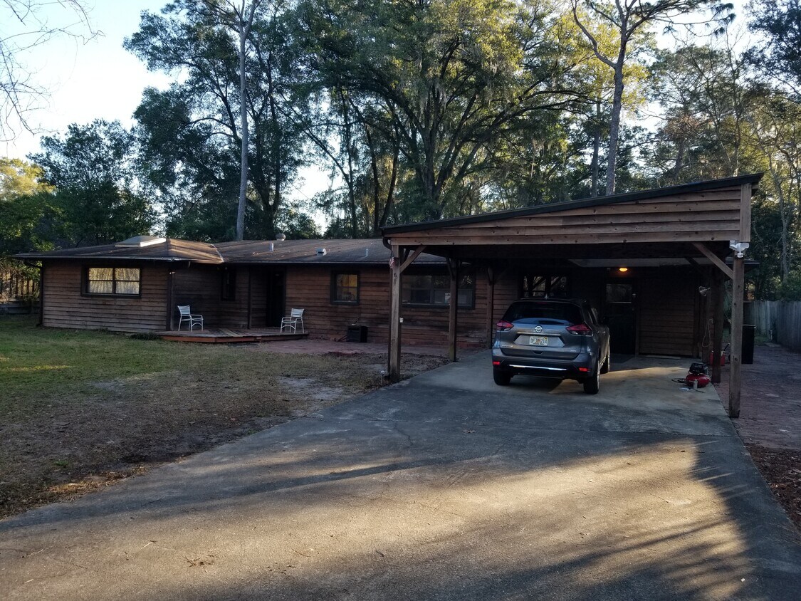 Foto principal - 4100 W University Ave