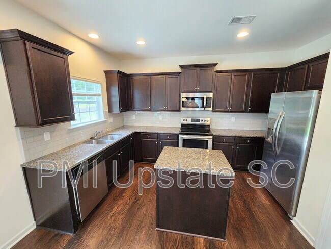 Building Photo - 116 Addlestone Cir