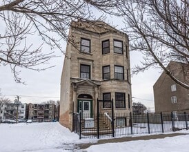 Building Photo - 4336 S Indiana Ave