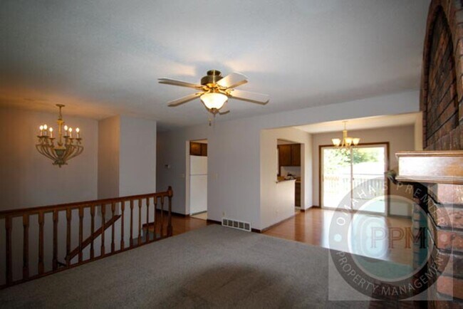 Foto del edificio - Discover a spacious 3Bd/2.5Ba home