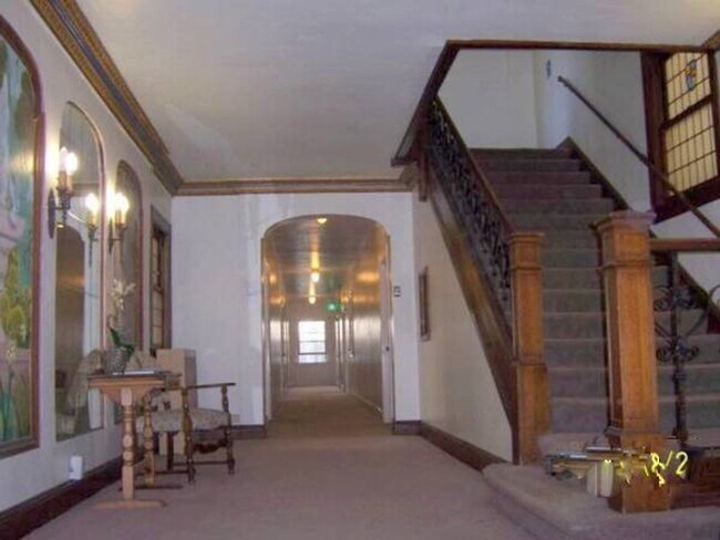 Foto del edificio - 2br - 780ft2 - Prime location! One block to UCB