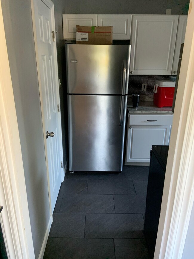 Photo - 9 W Withrow St House