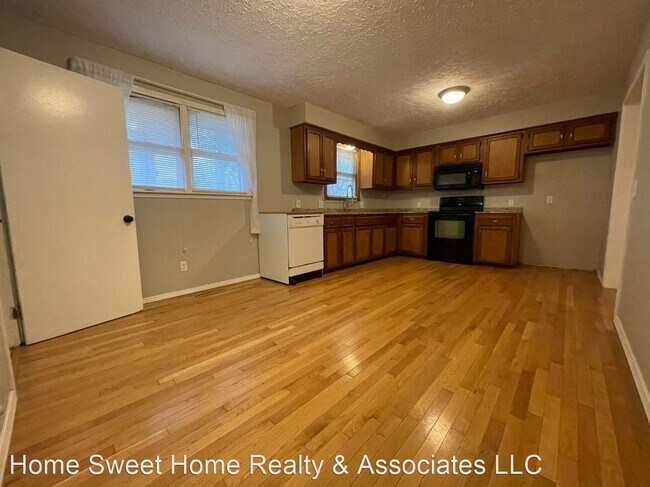 Building Photo - 3 br, 1 bath House - 144 S Pinewood Ave