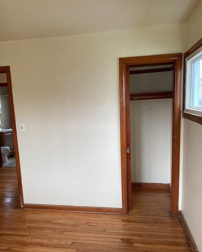 Building Photo - Beautiful 3 Bedroom Single Home