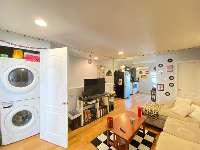 Foto del edificio - 1525 W Seybert St