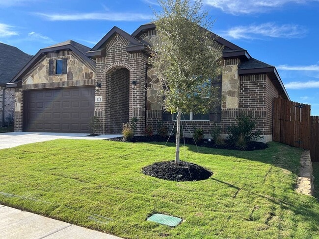 Foto del edificio - Gorgeous House for rent in Cleburne !!