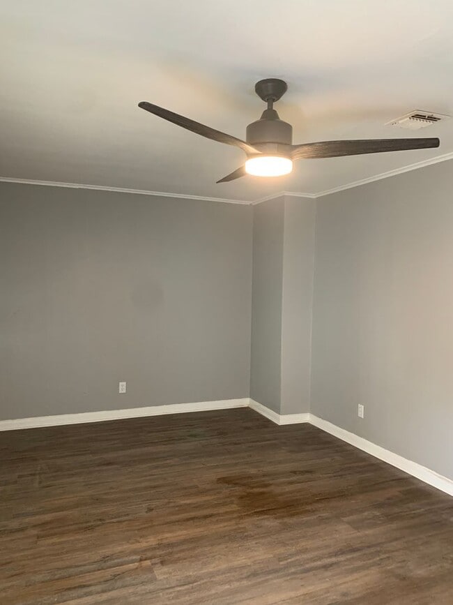 Building Photo - 1068 Blanchard Pl