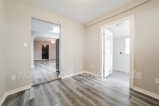 Building Photo - 6726 S Dauphin Ave