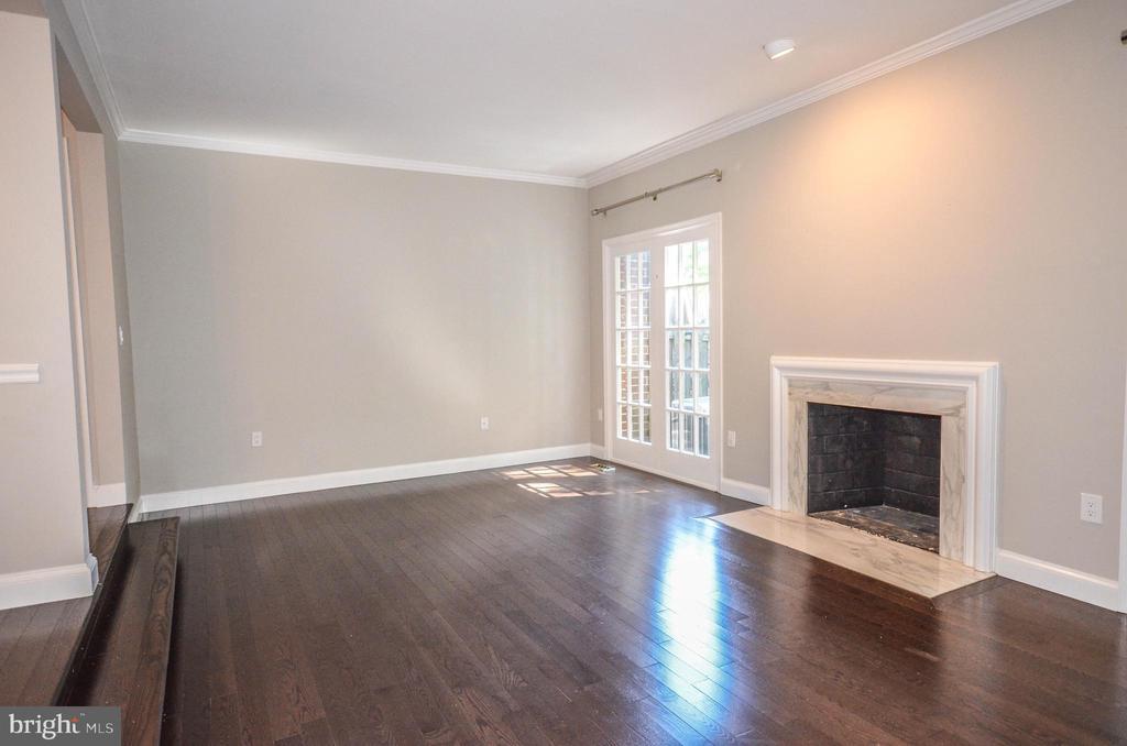 Primary Photo - 7312 Greentree Rd