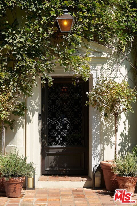 Foto del edificio - 7475 Hillside Ave