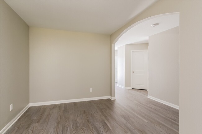 Building Photo - 23055 Bellini Dr