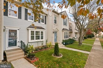 Building Photo - 5817 Waterdale Ct