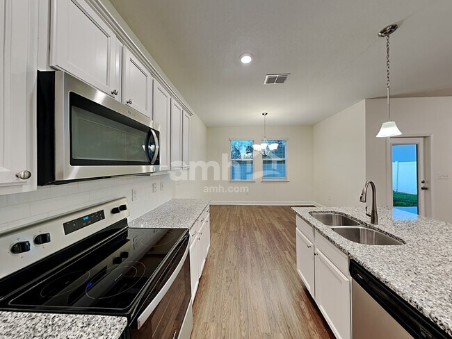 Foto del edificio - 4719 Reisswood Loop