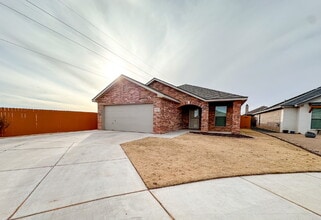 Building Photo - 10424 Waverly Ave