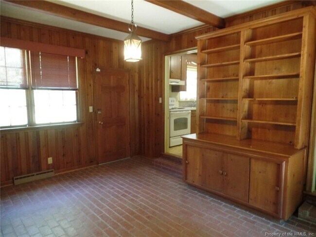 Building Photo - 111 John Tyler Ln