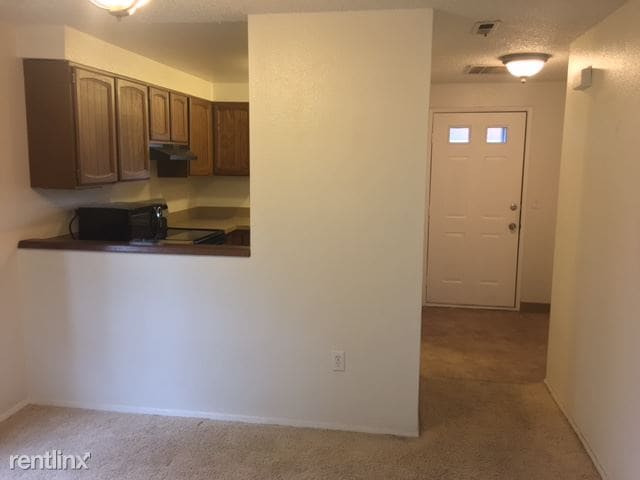 Building Photo - 10207 Jamestown Dr