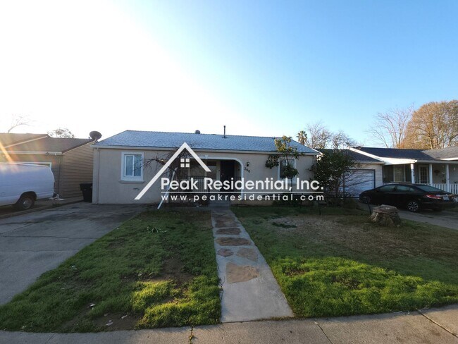 Foto del edificio - 3 br, 1 bath House - 380 Leitch Ave