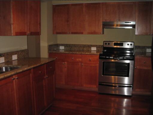 Building Photo - 330 Crestwood Cir