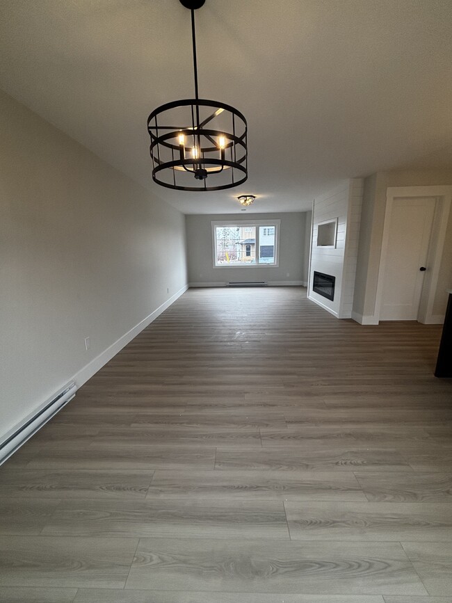 Building Photo - 156 Teaberry Ave