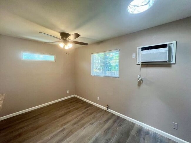 Building Photo - Cozy 1-Bedroom Duplex in La Mesa – Fully R...