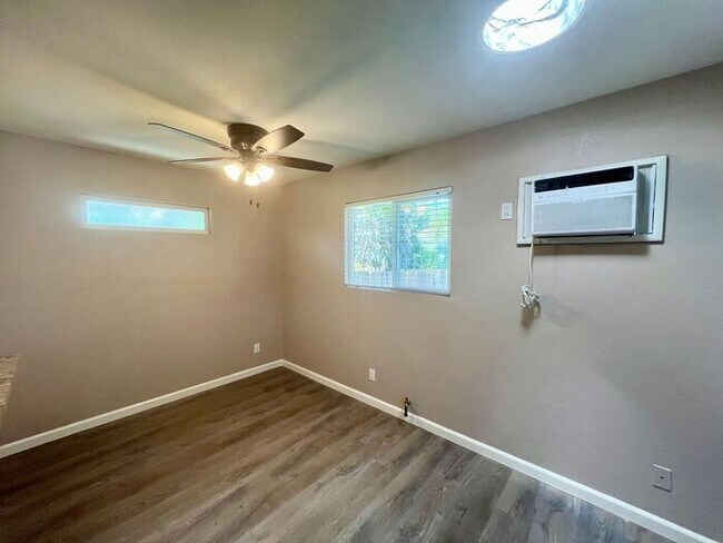 Foto del edificio - Cozy 1-Bedroom Duplex in La Mesa – Fully R...