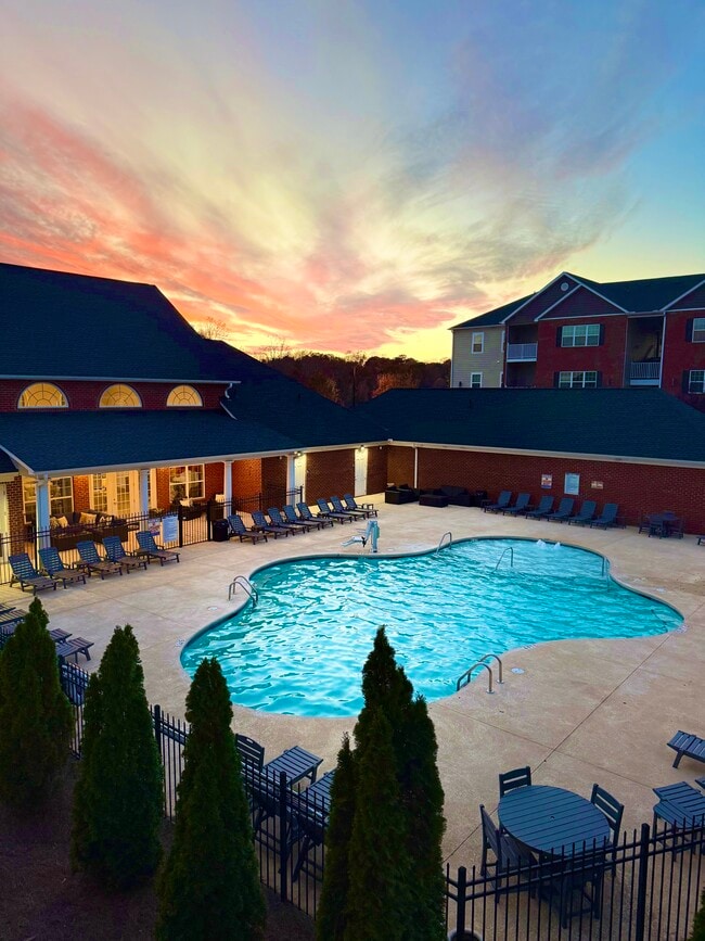 Pool at sunset - The Reserve at Brookberry Farm