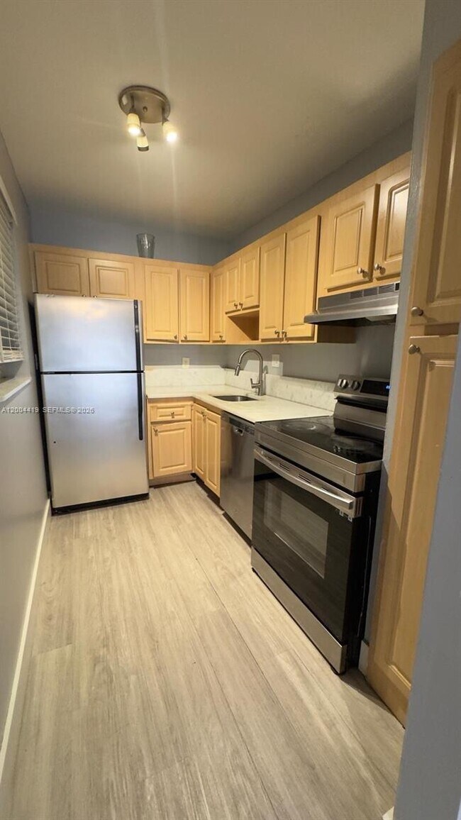 Foto del edificio - 1421 NW 45th St