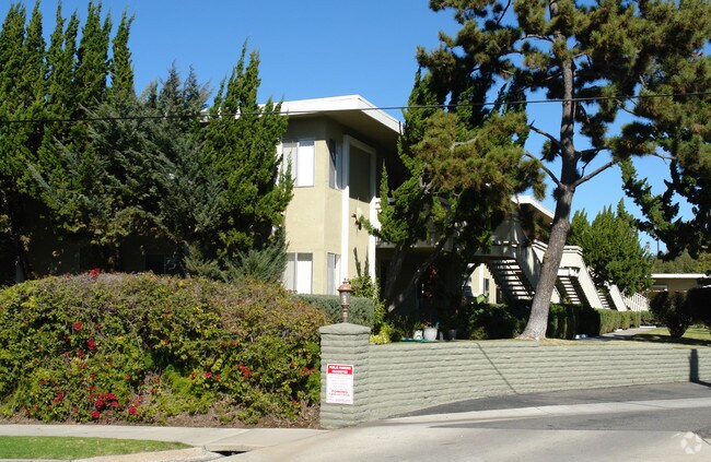 Meadowlake View Apartments - Meadowlake View II Apartments