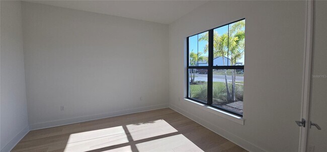 Foto del edificio - 2625 Waterfront Cir