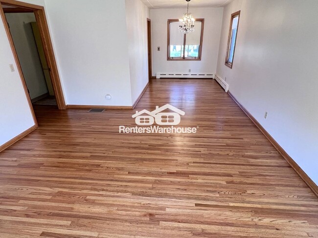Foto del edificio - 4125 Quail Ave N