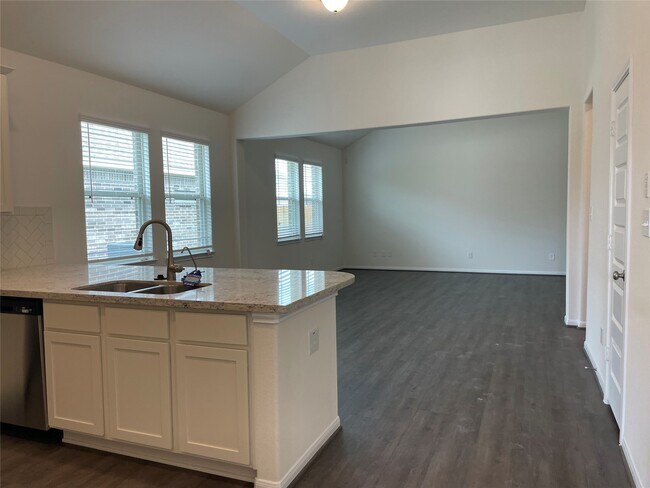 Foto del edificio - 8426 Beacon Bay Cir